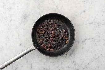 Karamelliser rødløg