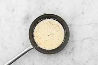 Make your Creamy Sauce