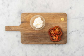 Gembermayonaise maken en snijden