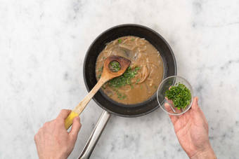 Faire la sauce Bercy