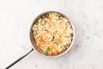 Tillsätt pärlcouscous