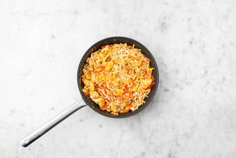 Tillsätt grönsaker & nudlar