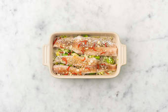 Fisch und Zucchetti backen