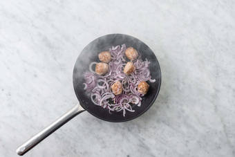 Gehaktballetjes bakken