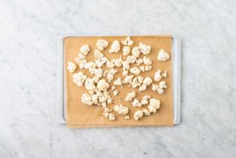 Enfourner le chou-fleur