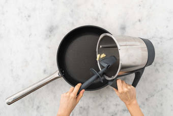 Vegane Filetstücke marinieren