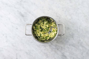 Lav spinat-kartoffelmos