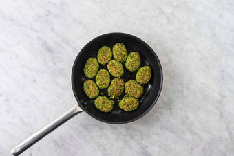 Rosolare le polpette