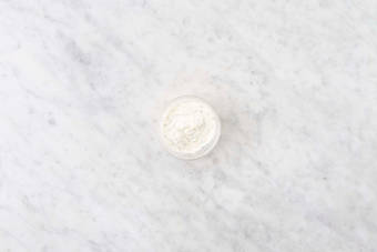 Preparare la maionese all'erba cipollina