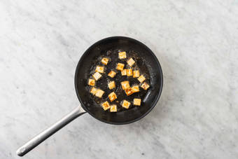 Grigliare il formaggio 