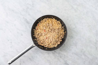 Cuocere la salsiccia