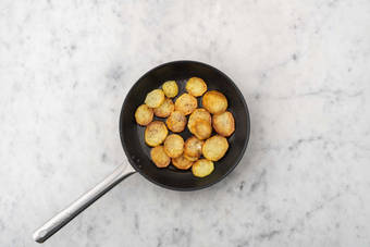 Aardappelschijfjes bakken