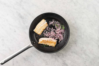 Rosolare il merluzzo