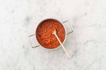 Für die Tomatensauce