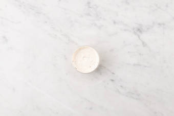 Preparare la salsa allo yogurt