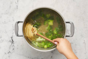 Cook Pasta & Broccoli