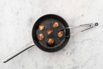 Gehaktballetjes bakken