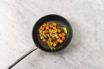 Tofu anbraten