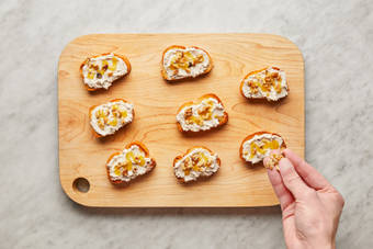 Make Crostini