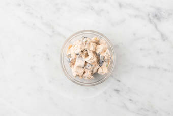 Make the Harissa Yoghurt