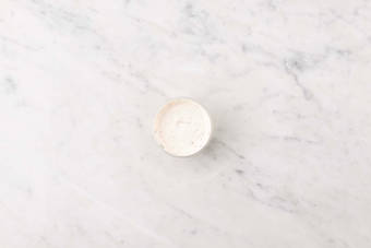 Preparare la salsa allo yogurt