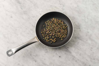 Tostare i semi di zucca