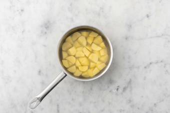 Préparer les pommes de terre