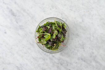 Assaisonner la salade