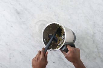 Für die Baumnusspaste