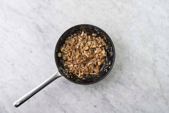 Cuire les champignons