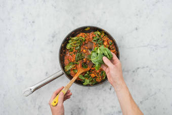 Agrega las espinacas