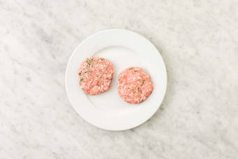 Formare gli hamburger