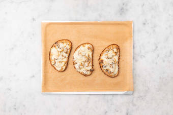 Enfourner les tartines