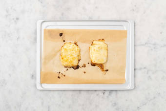 Hornea el queso estilo chipriota