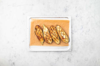 Prepara la berenjena