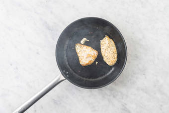 Préparer le filet de poulet