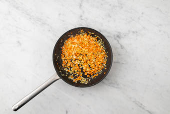 Preparare il soffritto