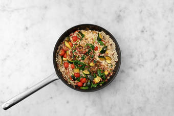 Tillsätt pärlcouscous