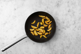 Aardappelpartjes bakken