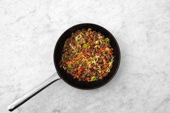 Préparer la garniture