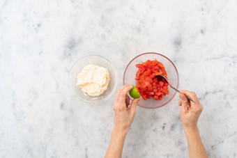 Préparer la salsa et le dip