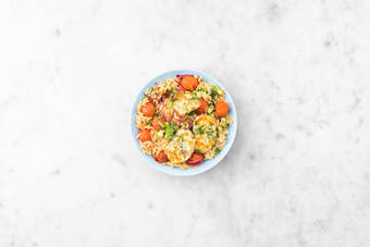 Préparer la vinaigrette et servir