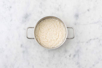 Cuire le riz pour risotto