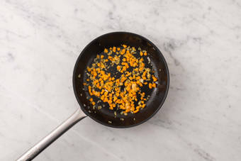 Paprikablokjes bakken