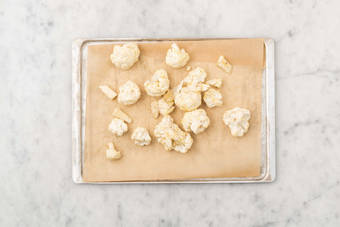 Enfourner le chou-fleur