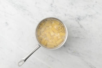 Cuece la pasta