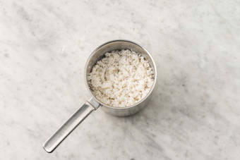 Cuocere il riso al cocco