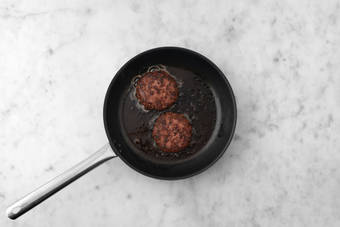 Cuire le burger vegan