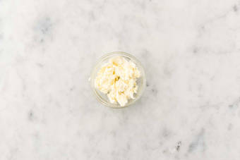 Condire la burrata al tartufo