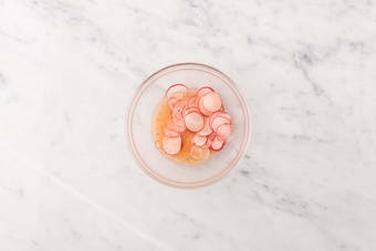 Marinate radishes